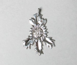 holly leaf pendant
