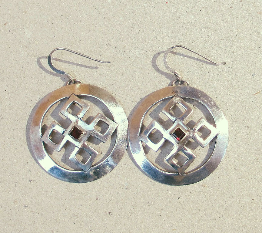 silver celtic knot earrings