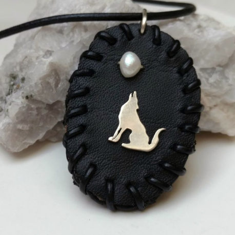 Howling wolf moon necklace