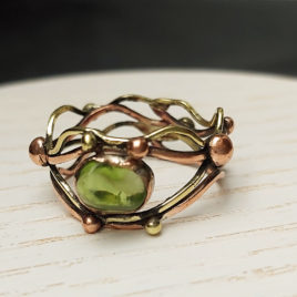 Art Nouveau ring rough peridot,, copper, brass, size 18,5
