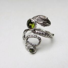 Silver snake ring green stone, peridot, one size 16-19