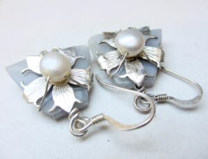 Blue jade silver flower earrings white pearls