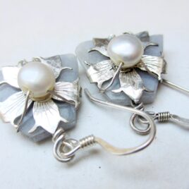 Blue jade silver flower earrings white pearls